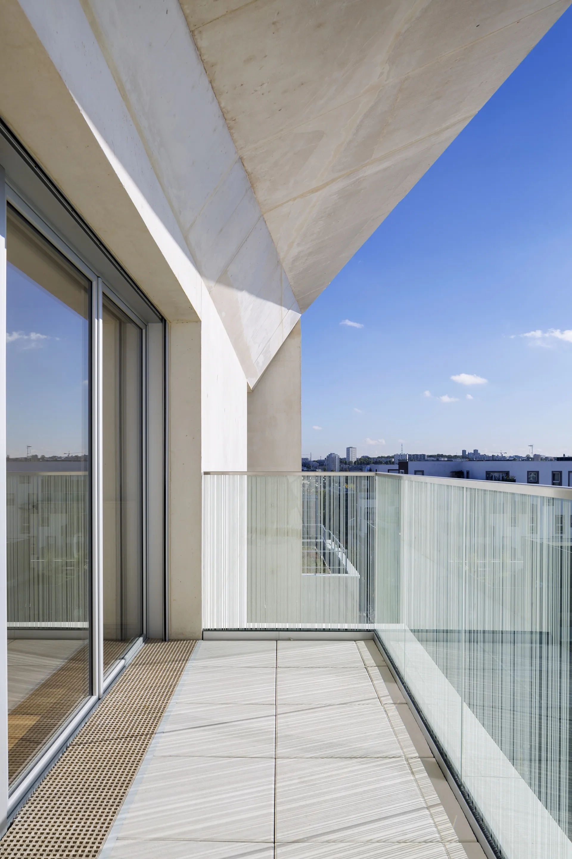 Chaque logement bénéficie d’un espace extérieur ouvert sur la ville. BOUDRY_Arcueil_Logt_Logements_H-Abbadie_B3A5241.jpg