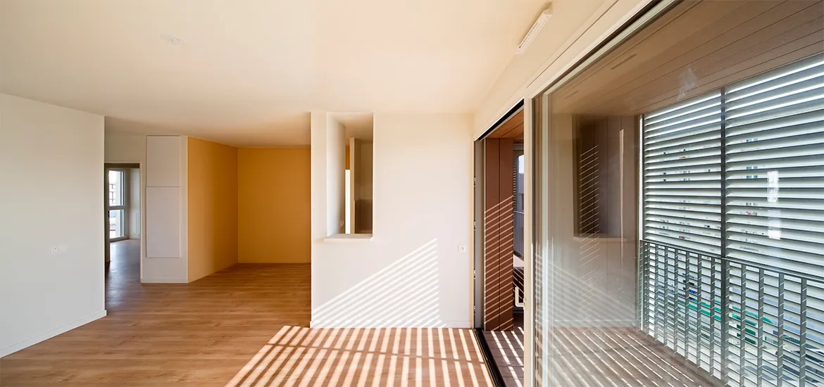 Chaque logement bénéficie d’un espace de vie prolongé sur l’extérieur et d’une double exposition. chaque logement bénéficie d’un espace de vie prolongé sur l’extérieur et d’une double exposition.
