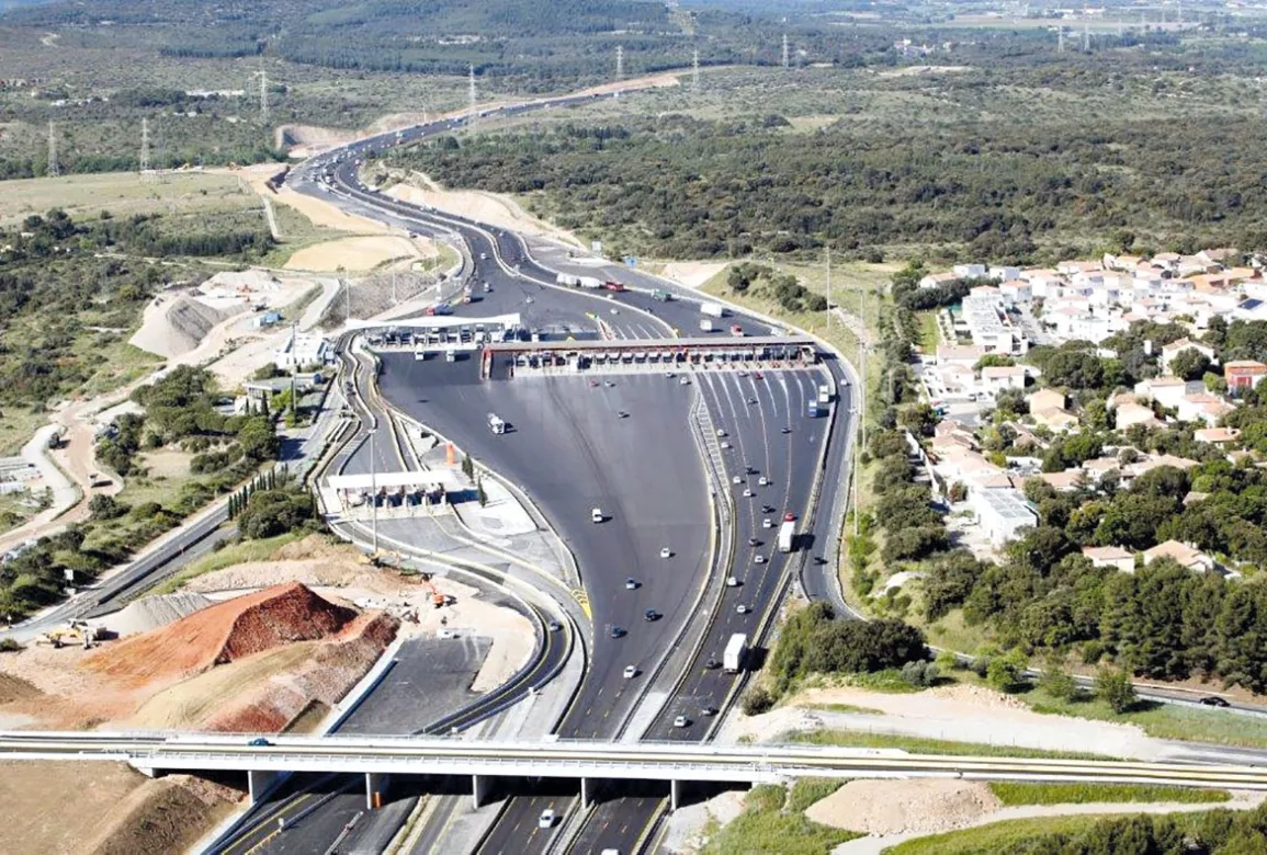 L'élargissement de l'A9 : un chantier hors normes, avec des phasages exigeants.