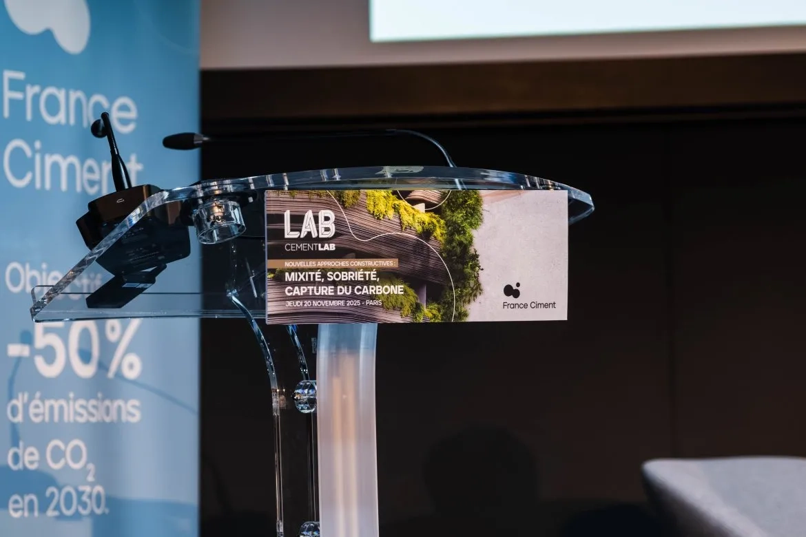 Pupitre + Affiche CLAB 2025