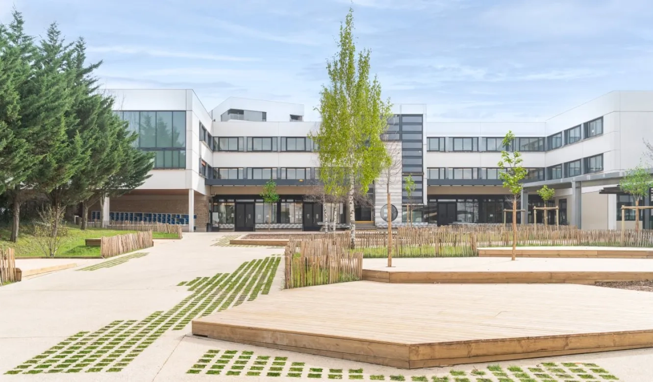Cour du collège à Noisy-le-Grand. ©Ludovic Maillard